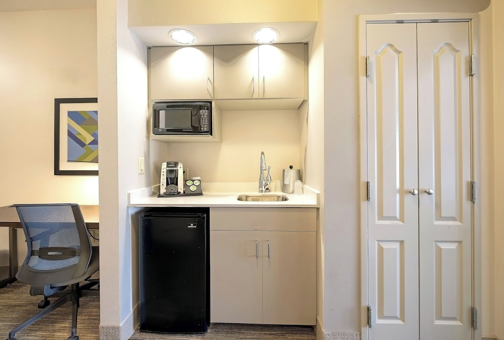holiday inn express and suites winona by ihg