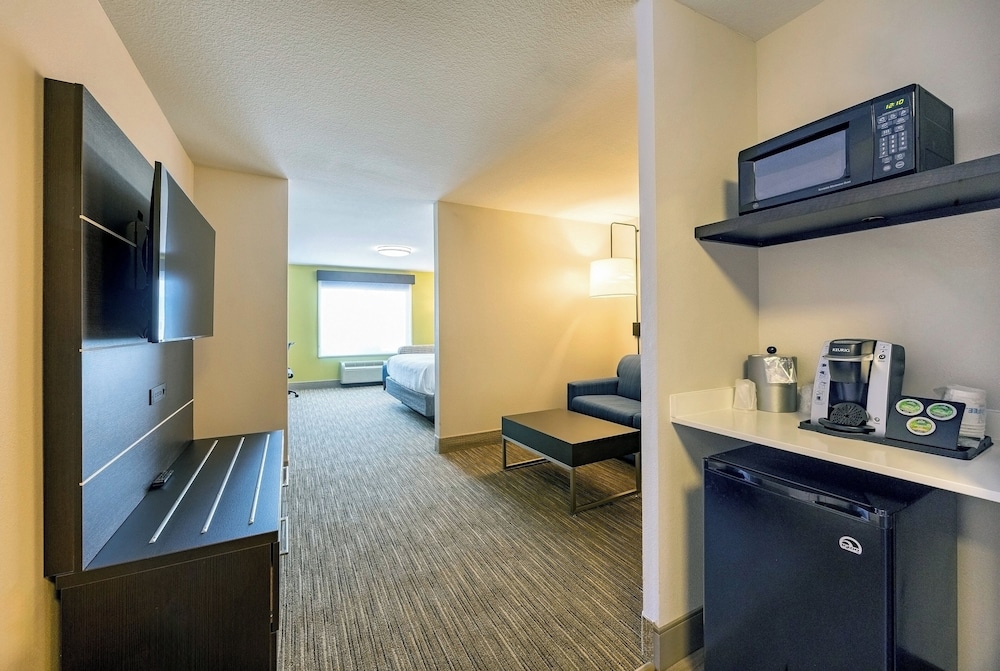 holiday inn express and suites winona by ihg