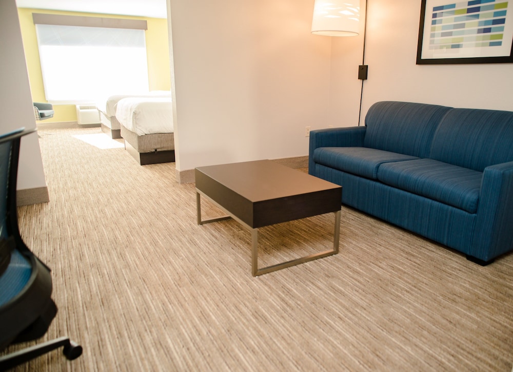 holiday inn express and suites winona by ihg