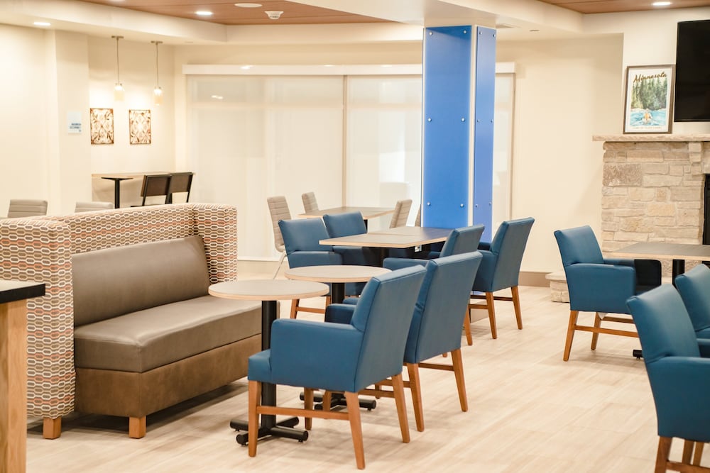 holiday inn express and suites winona by ihg