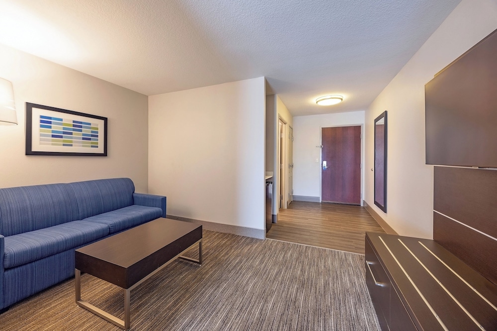 holiday inn express and suites winona by ihg