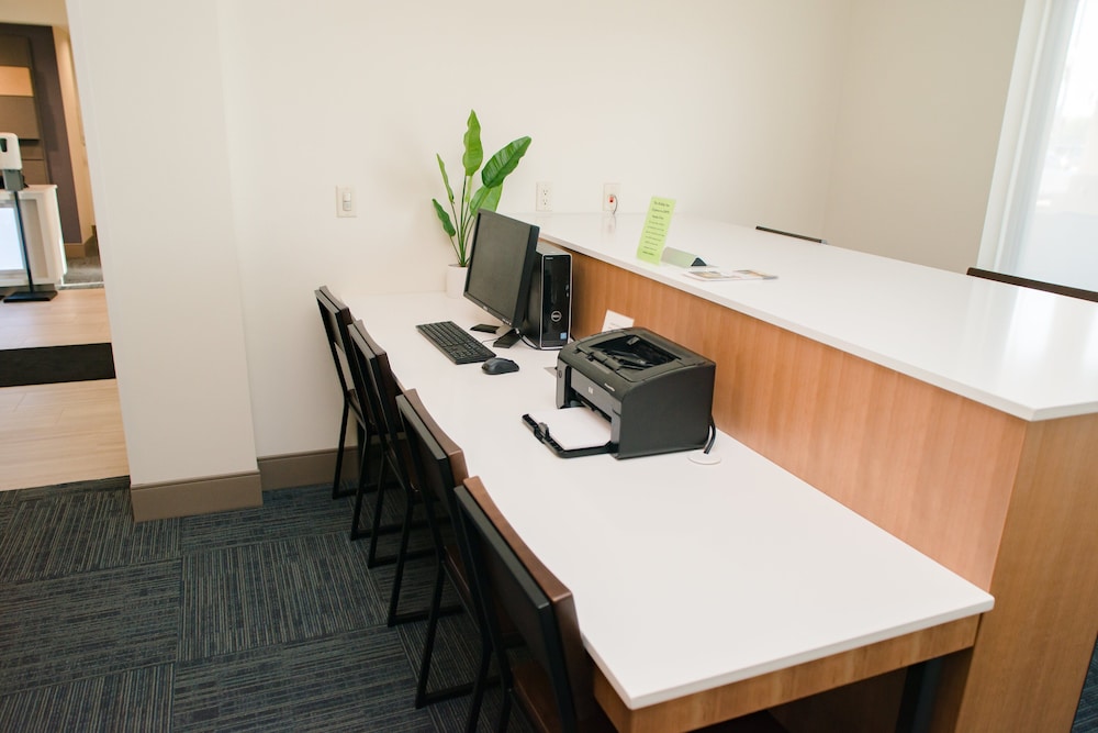 holiday inn express and suites winona by ihg