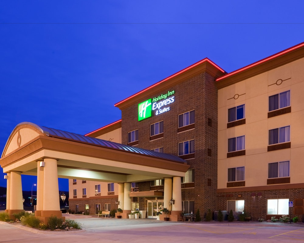 holiday inn express and suites winona by ihg