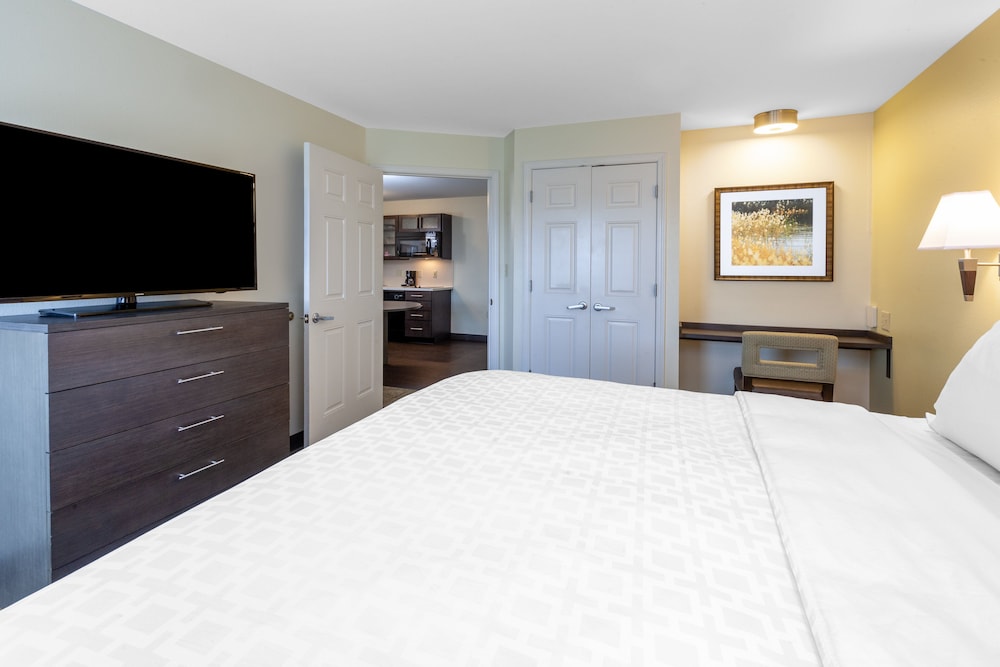 candlewood suites kalamazoo se by ihg