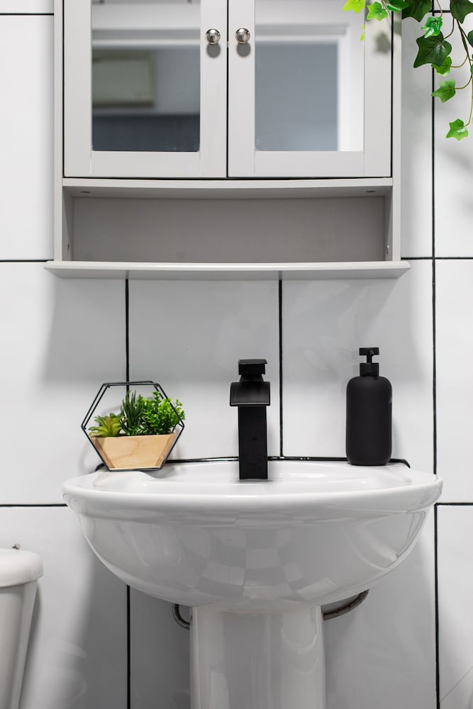 malone crescent apartment