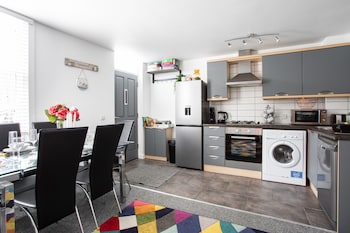 malone crescent apartment