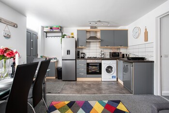 malone crescent apartment