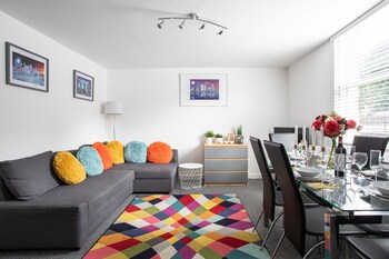 malone crescent apartment