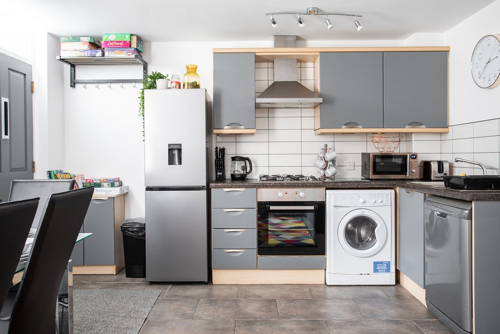 malone crescent apartment