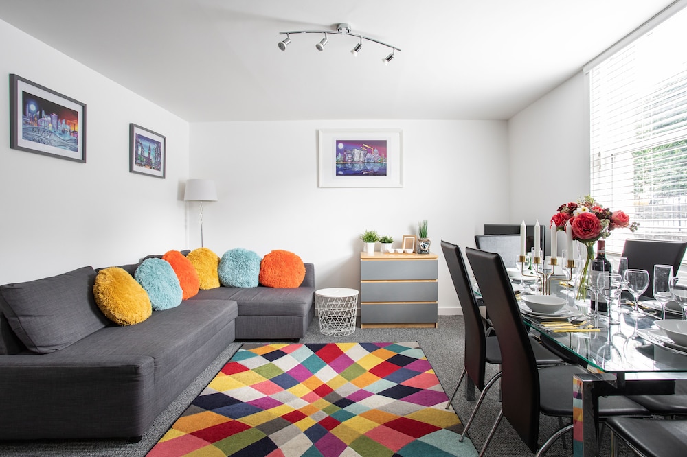 malone crescent apartment