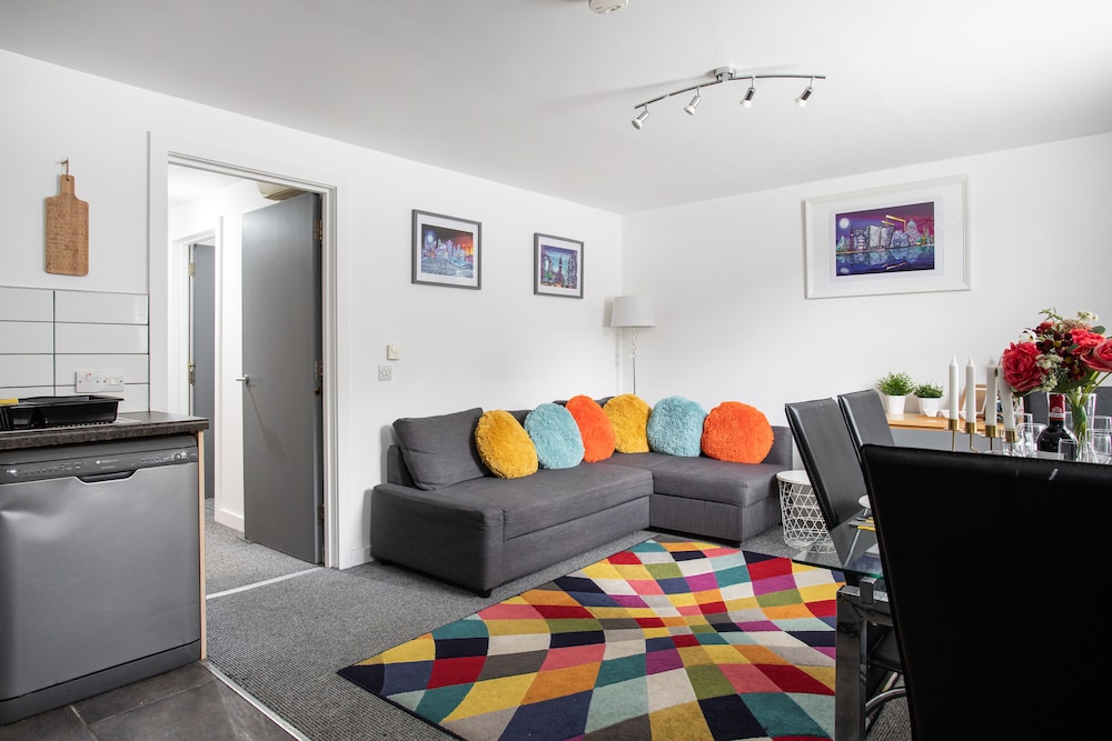 malone crescent apartment