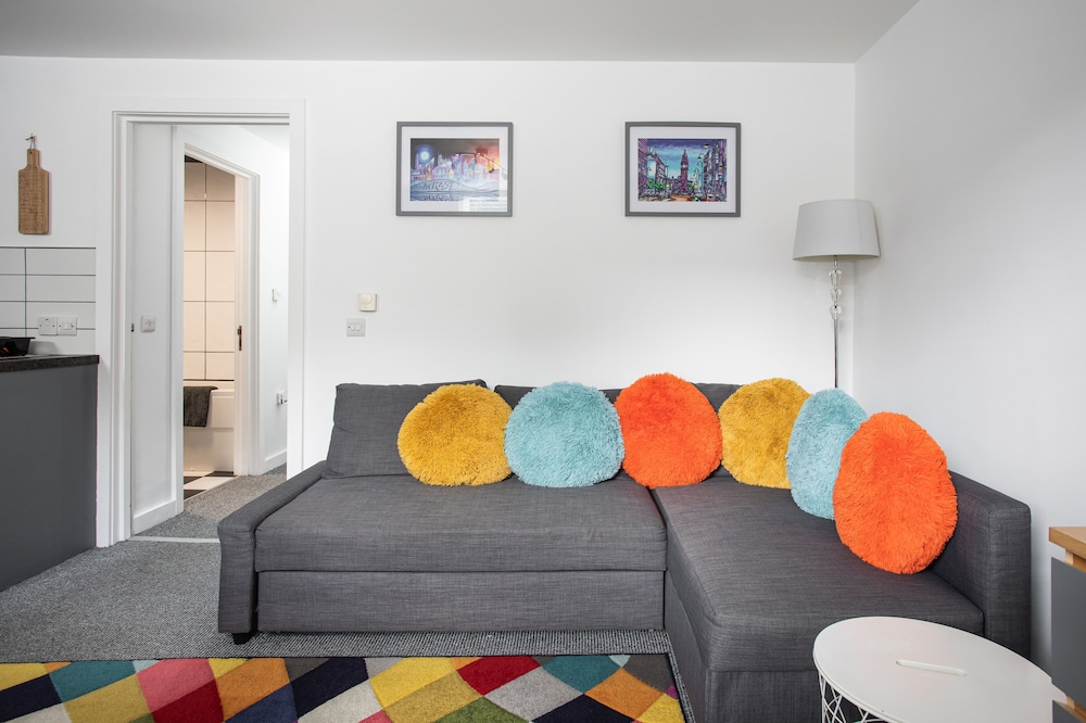 malone crescent apartment