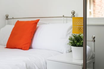 malone crescent apartment