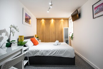 malone crescent apartment