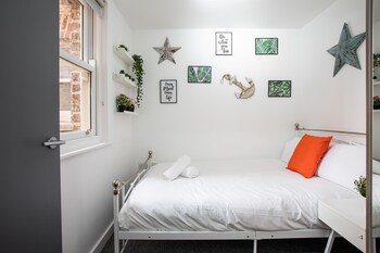 malone crescent apartment