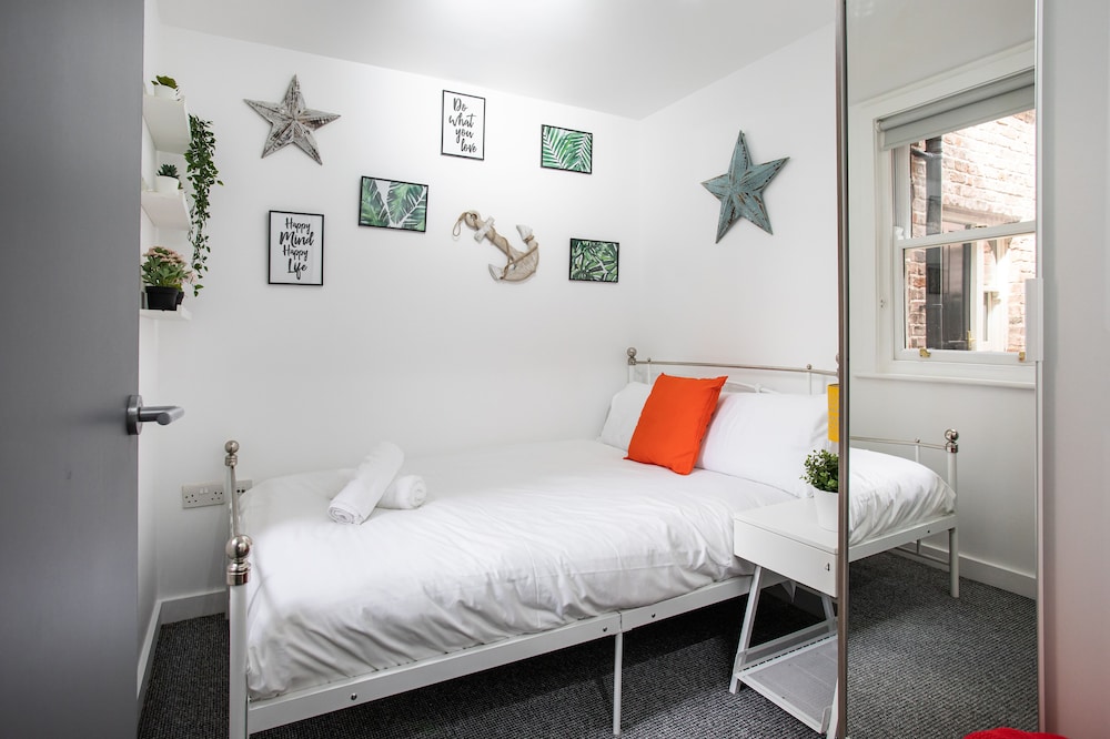 malone crescent apartment