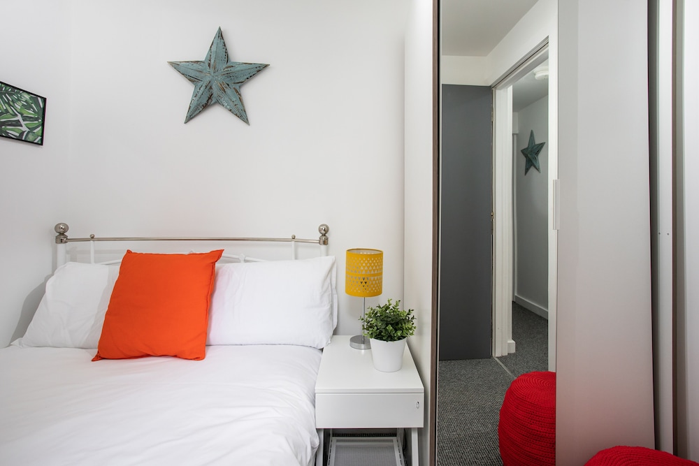 malone crescent apartment