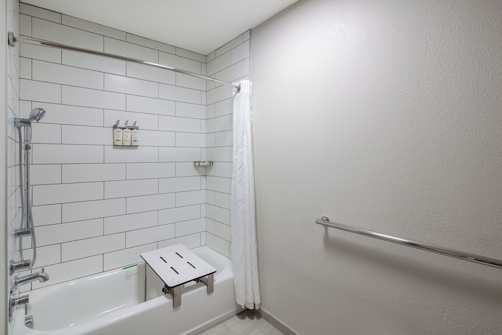 holiday inn express and suites turlock by ihg