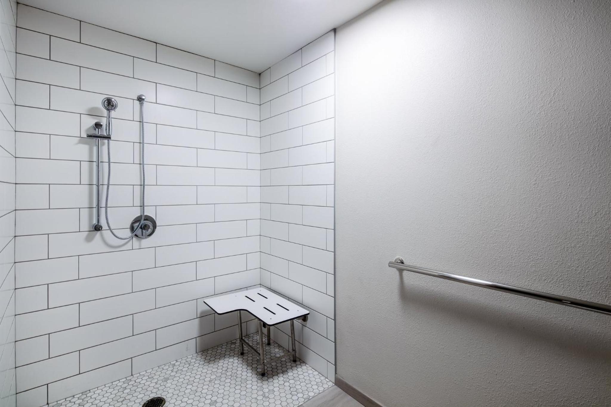 holiday inn express and suites turlock by ihg