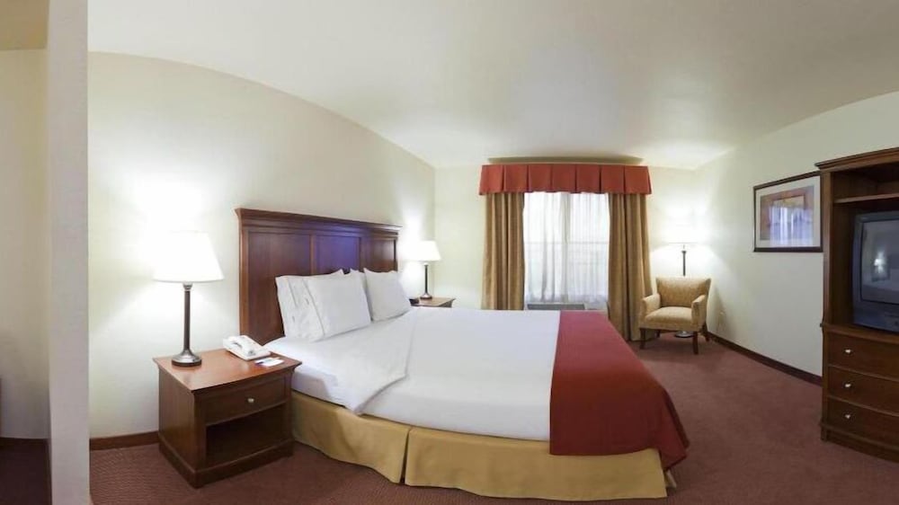 holiday inn express and suites turlock by ihg
