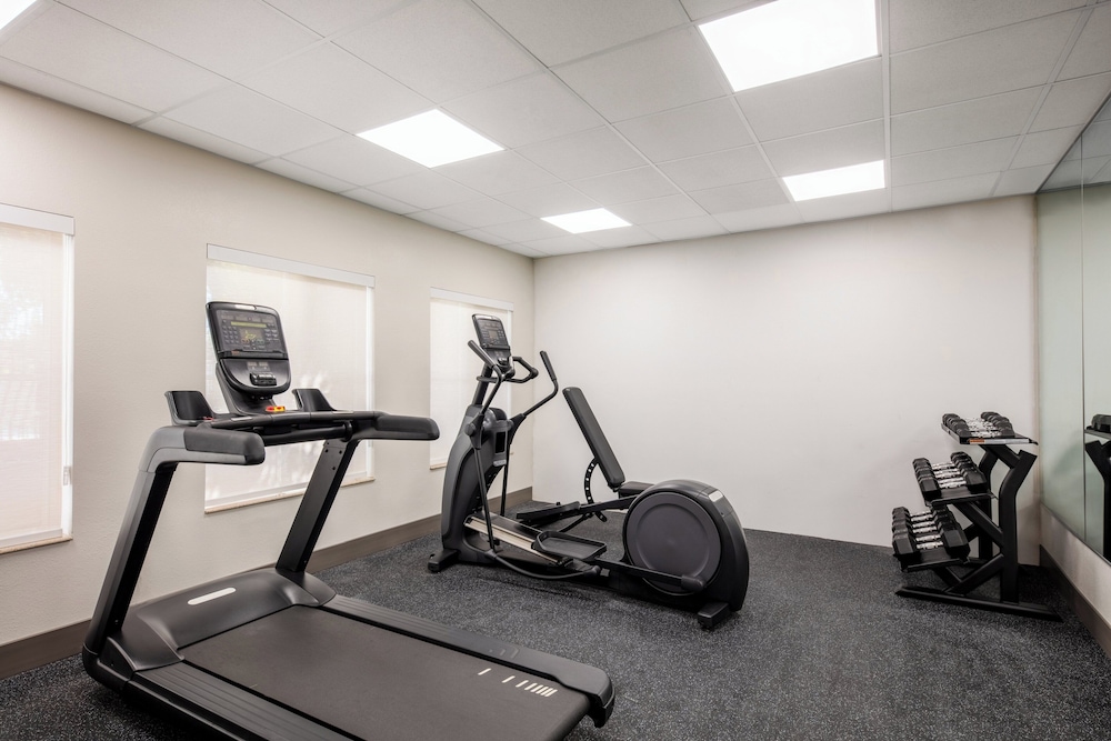 holiday inn express and suites turlock by ihg