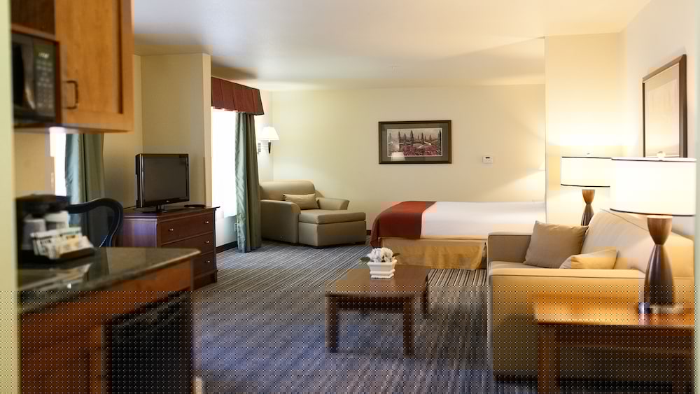 holiday inn express and suites turlock by ihg