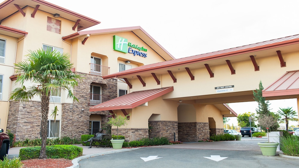 holiday inn express and suites turlock by ihg