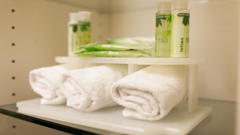 holiday inn express and suites turlock by ihg