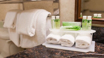 holiday inn express and suites turlock by ihg