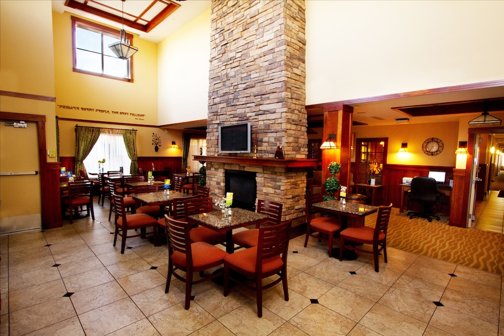 holiday inn express and suites turlock by ihg