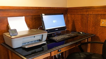 holiday inn express and suites turlock by ihg