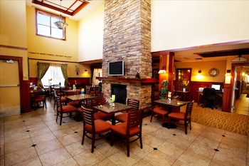 holiday inn express and suites turlock by ihg