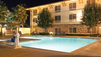 holiday inn express and suites turlock by ihg