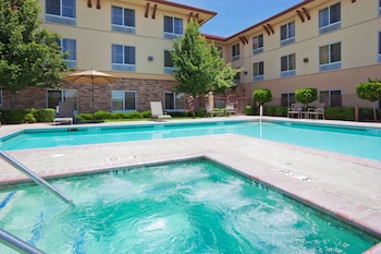 holiday inn express and suites turlock by ihg