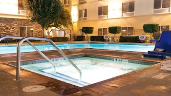 holiday inn express and suites turlock by ihg