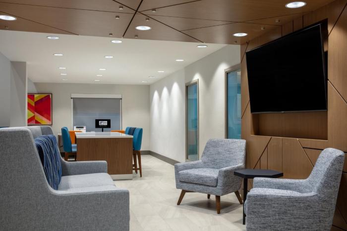 holiday inn express and suites turlock by ihg