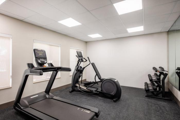 holiday inn express and suites turlock by ihg