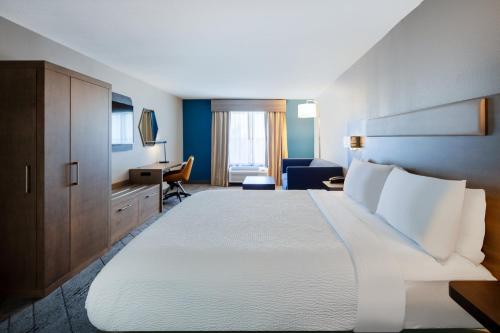 holiday inn express and suites turlock by ihg