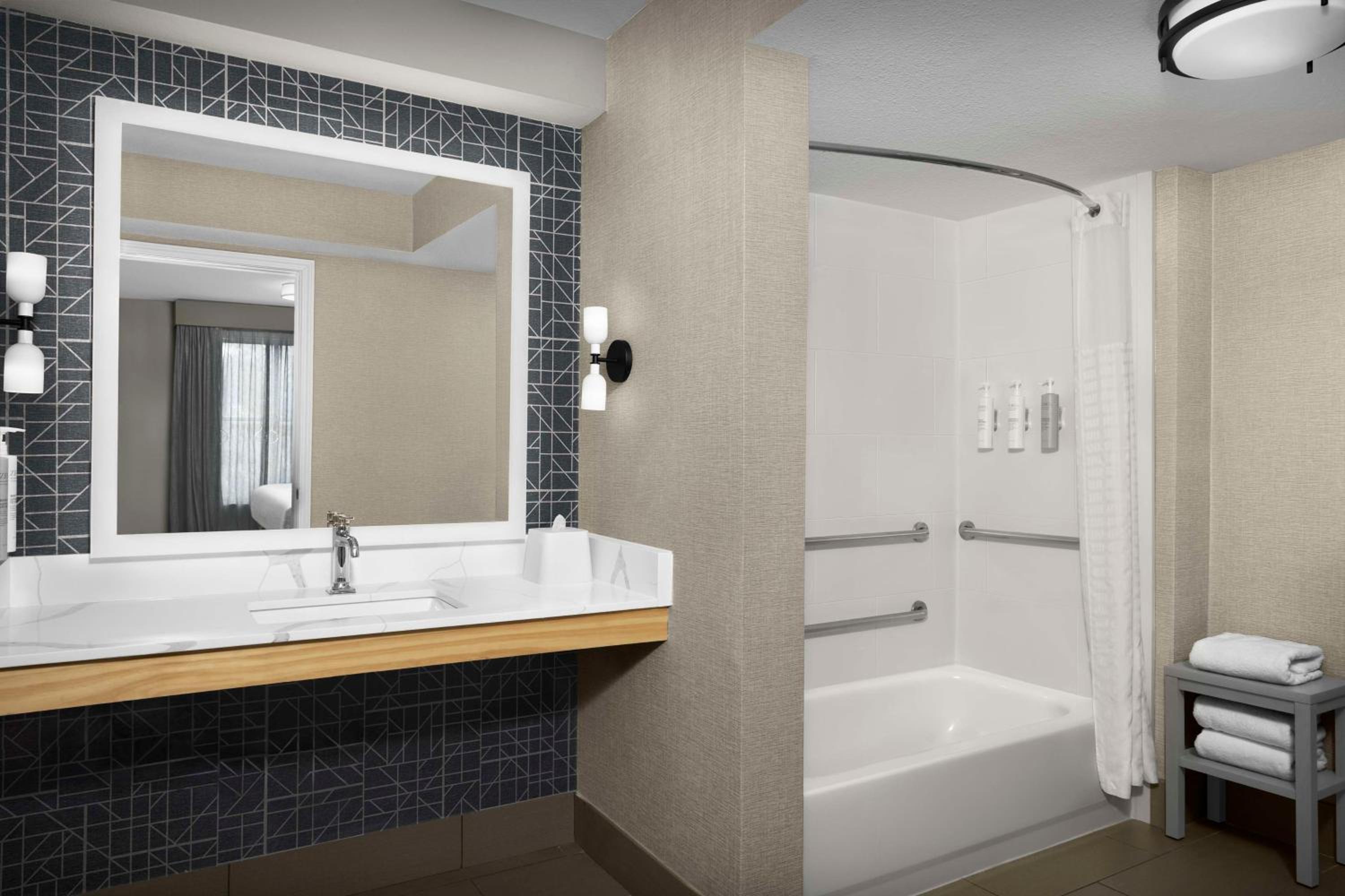 homewood suites by hilton nashville airport