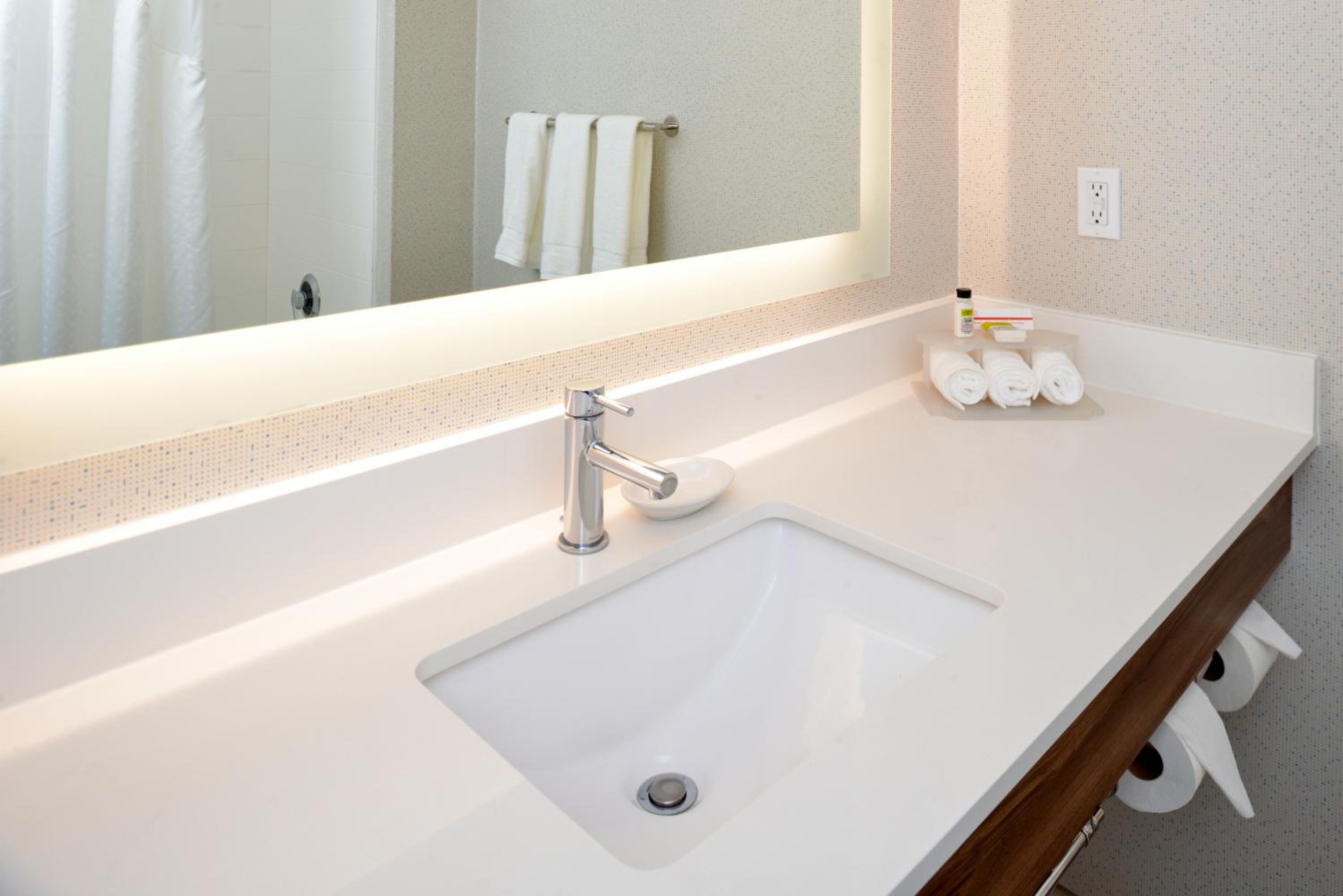 holiday inn express hotel and suites lodi by ihg