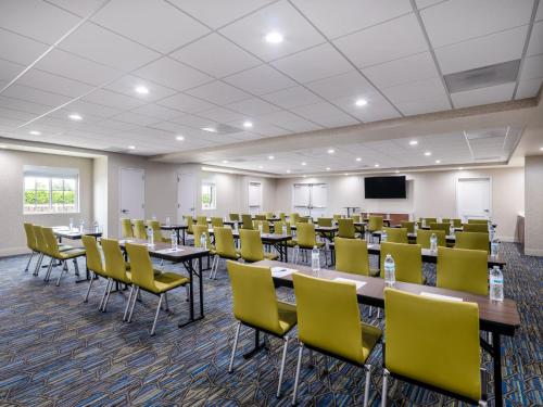 holiday inn express hotel and suites lodi by ihg
