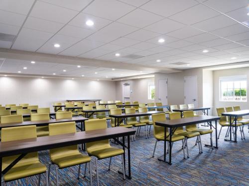 holiday inn express hotel and suites lodi by ihg