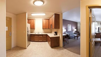 Holiday Inn Express & Suites Willows By Ihg,Willows>>Chico,3 star