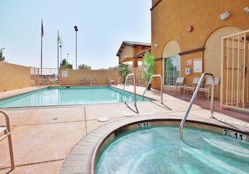 Holiday Inn Express & Suites Willows By Ihg,Willows>>Chico,3 star