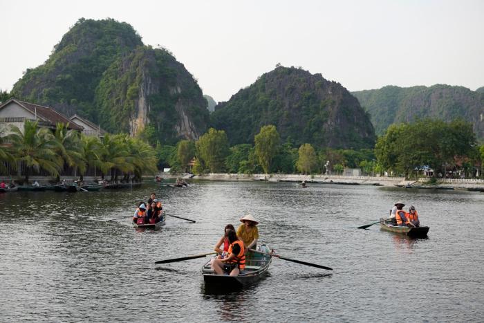 tam coc cormfield homestay