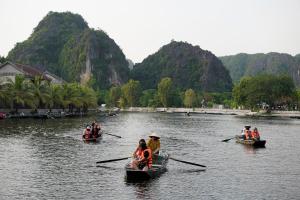tam coc cormfield homestay