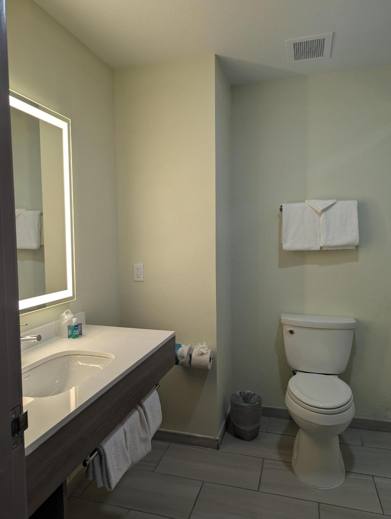 holiday inn express and suites loveland by ihg