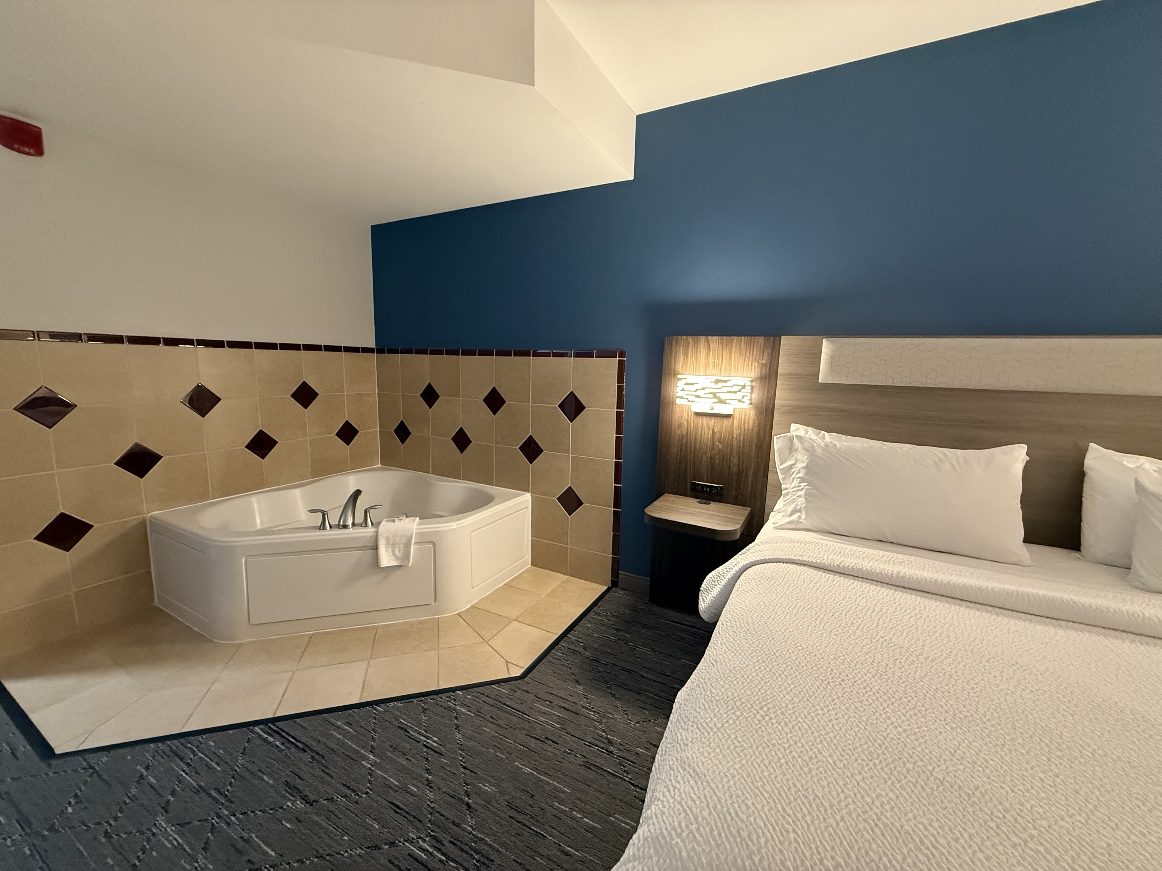 holiday inn express and suites loveland by ihg