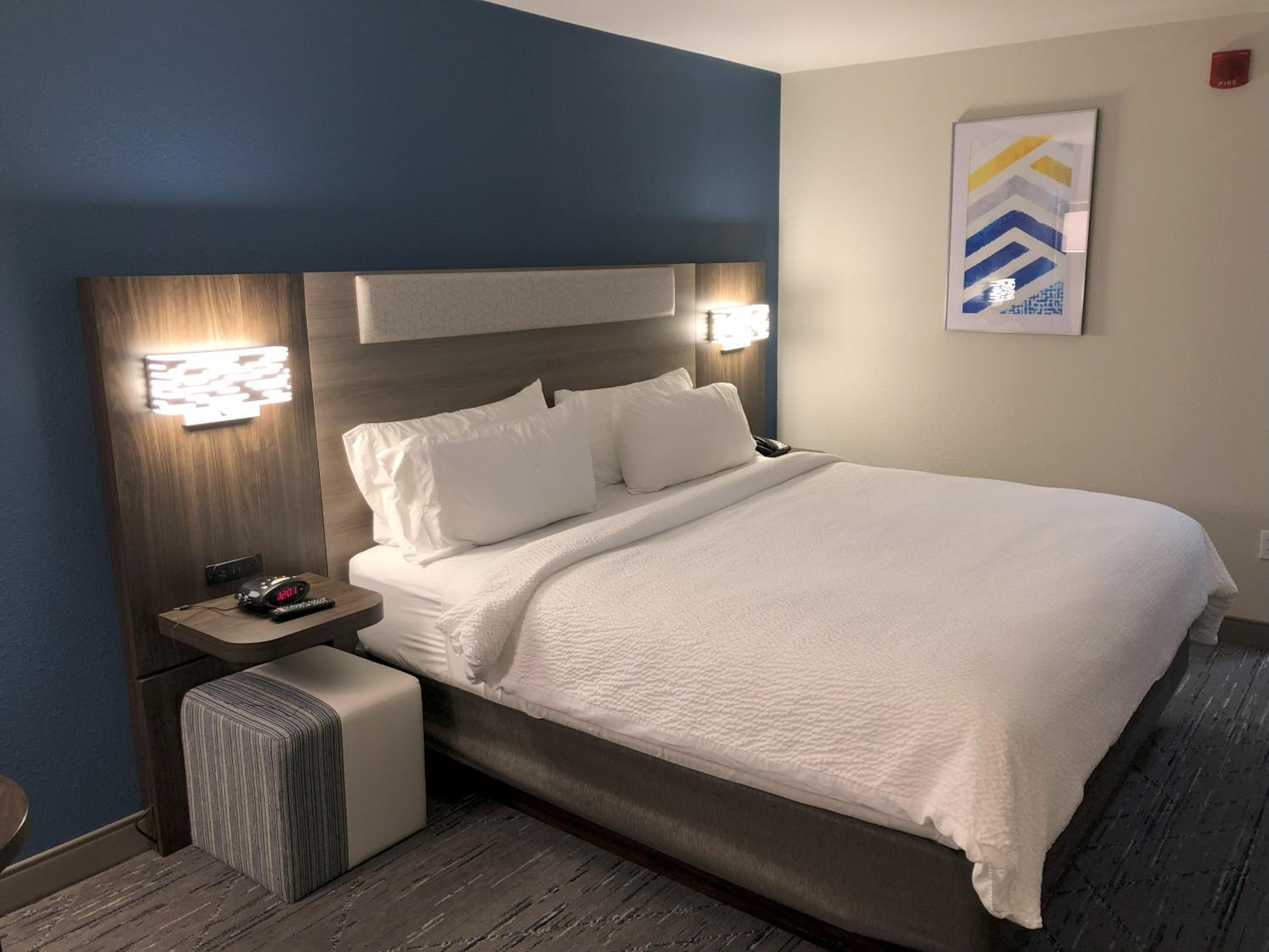 holiday inn express and suites loveland by ihg