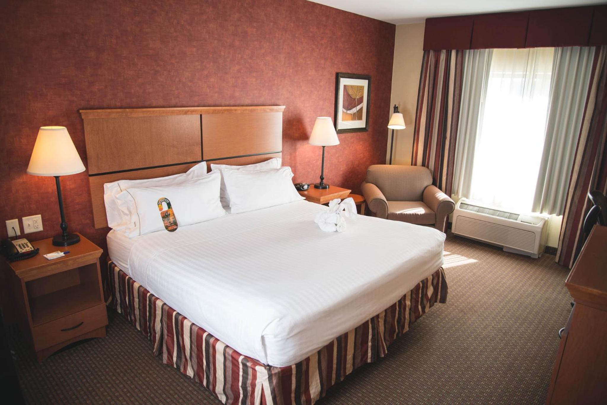 holiday inn express and suites loveland by ihg